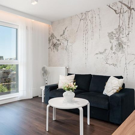 Stylish & Comfy Garbary Apartments With Parking By Noclegi Renters Poznan Exterior photo
