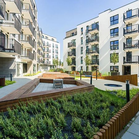Stylish & Comfy Garbary Apartments With Parking By Noclegi Renters Poznan Exterior photo