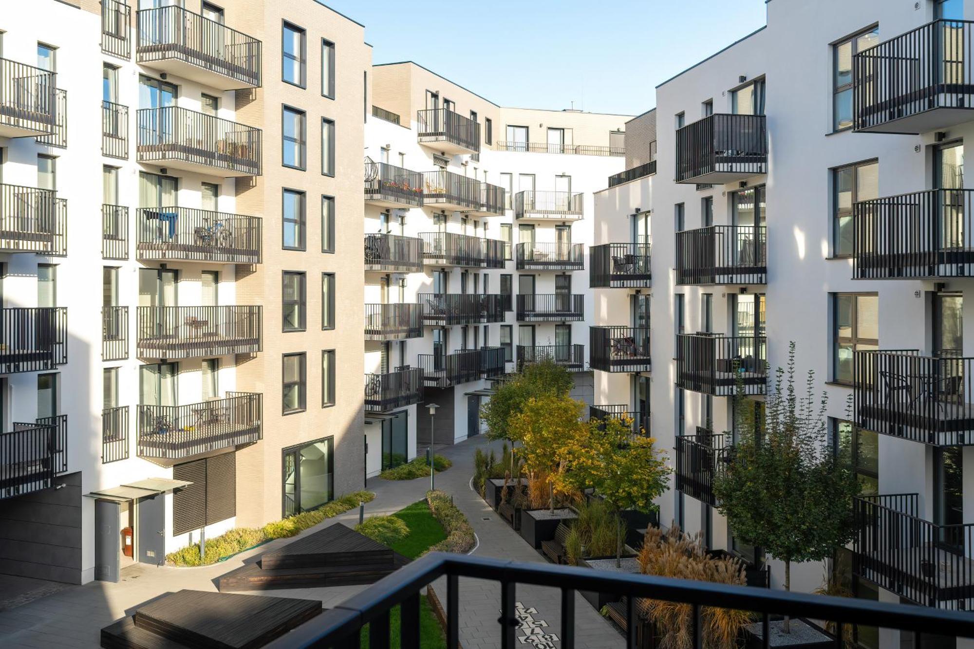 Stylish & Comfy Garbary Apartments With Parking By Noclegi Renters Poznan Exterior photo
