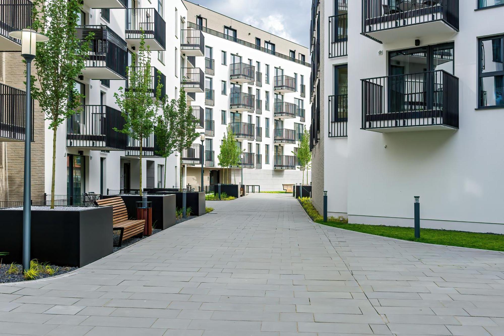 Stylish & Comfy Garbary Apartments With Parking By Noclegi Renters Poznan Exterior photo