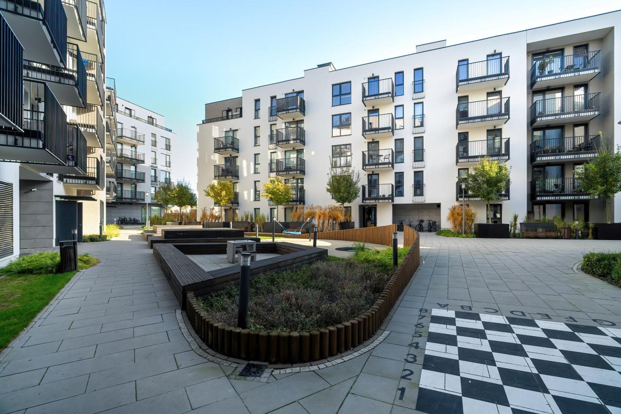 Stylish & Comfy Garbary Apartments With Parking By Noclegi Renters Poznan Exterior photo
