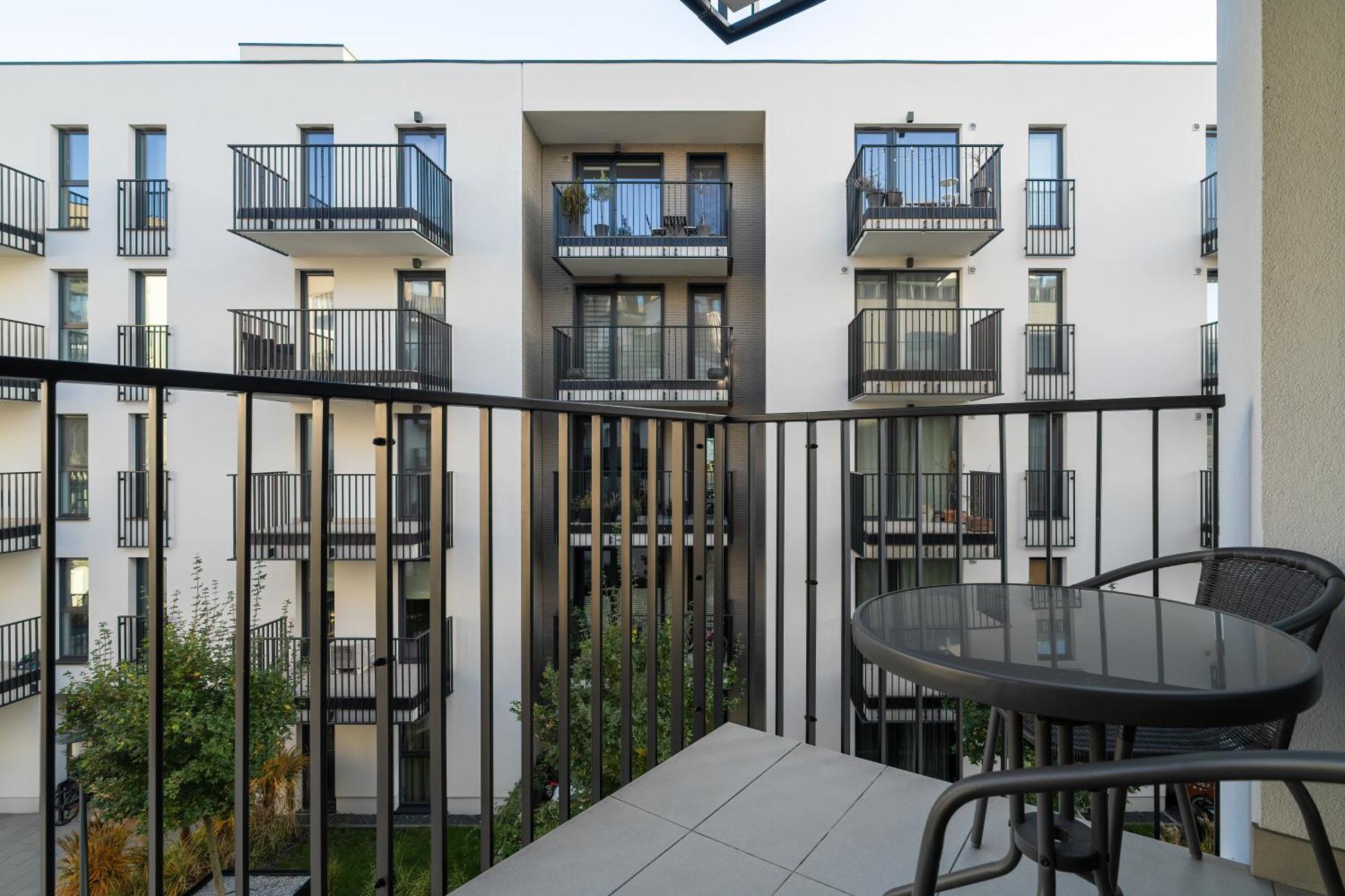 Stylish & Comfy Garbary Apartments With Parking By Noclegi Renters Poznan Exterior photo