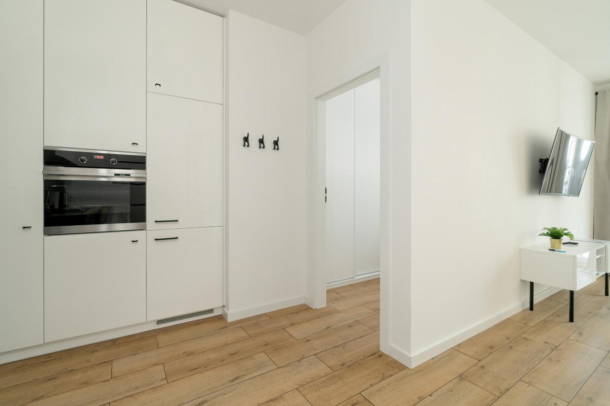 Stylish & Comfy Garbary Apartments With Parking By Noclegi Renters Poznan Exterior photo