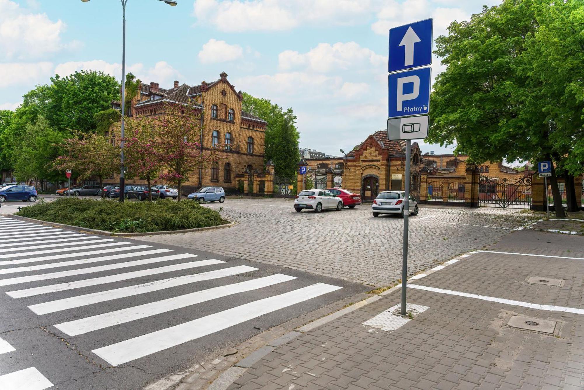 Stylish & Comfy Garbary Apartments With Parking By Noclegi Renters Poznan Exterior photo