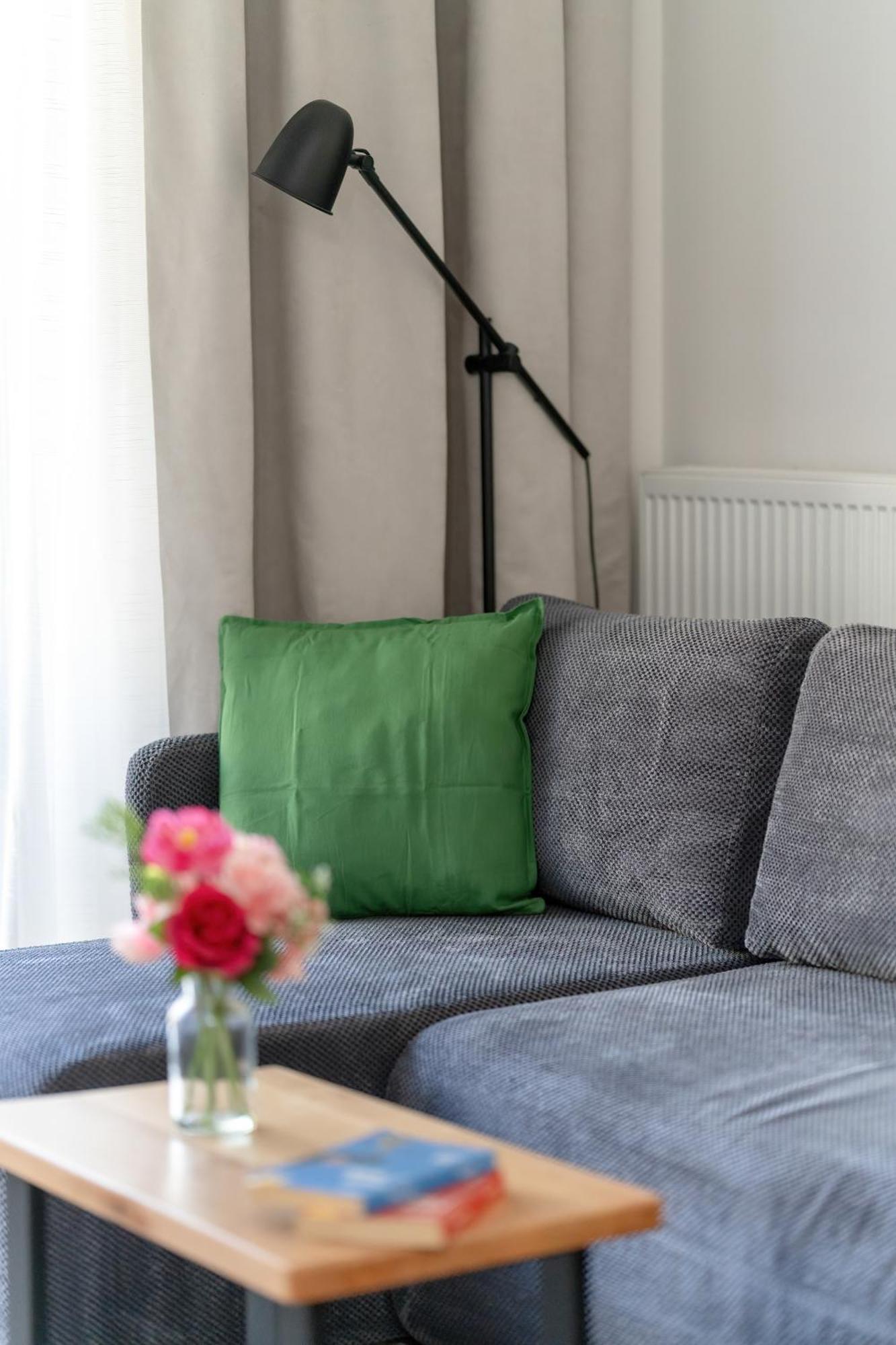Stylish & Comfy Garbary Apartments With Parking By Noclegi Renters Poznan Exterior photo